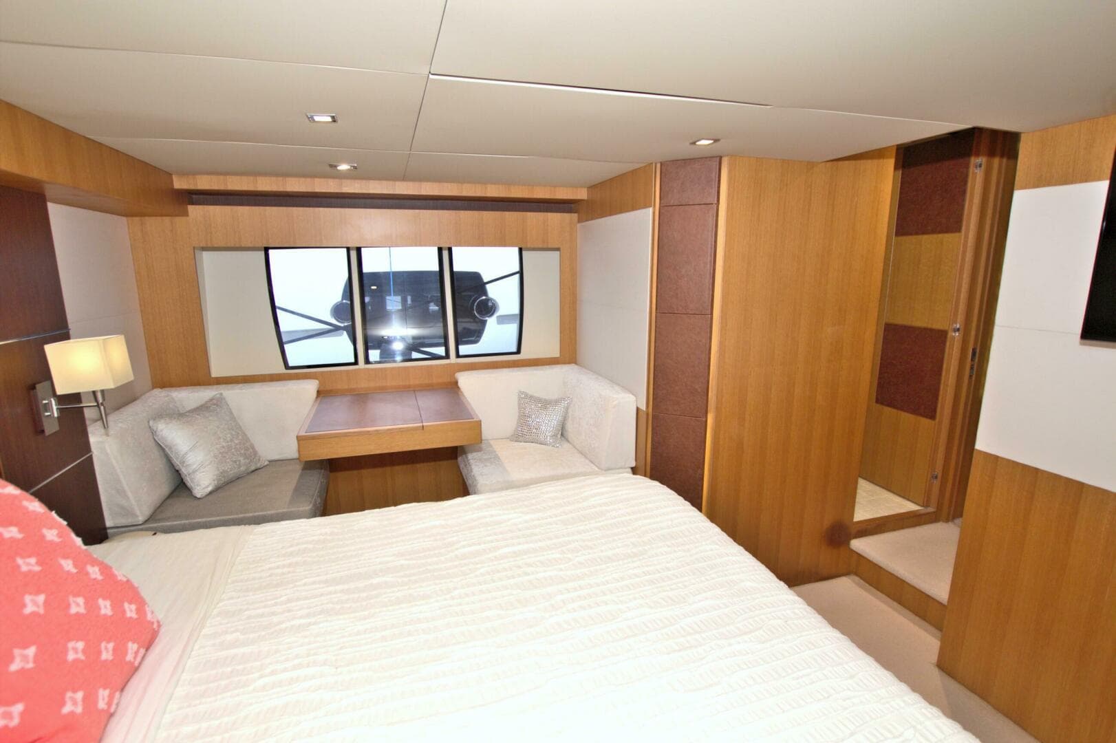 2015 Dyna Yachts 60 Pilothouse Motoryacht