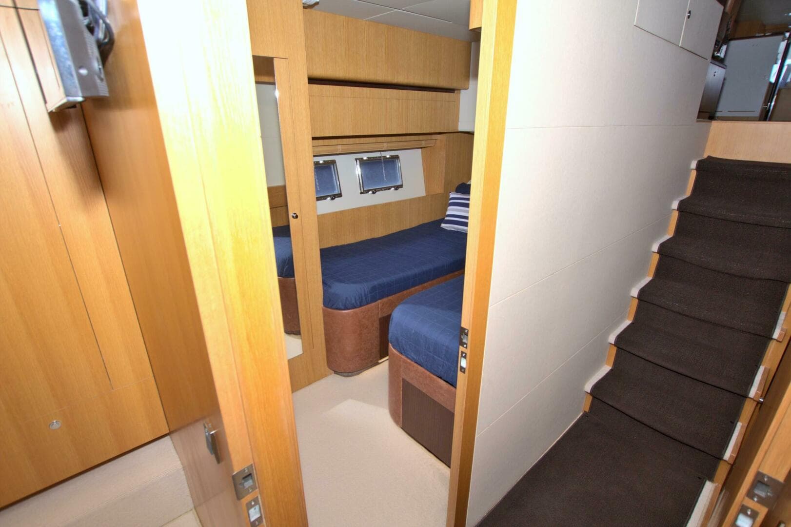 2015 Dyna Yachts 60 Pilothouse Motoryacht