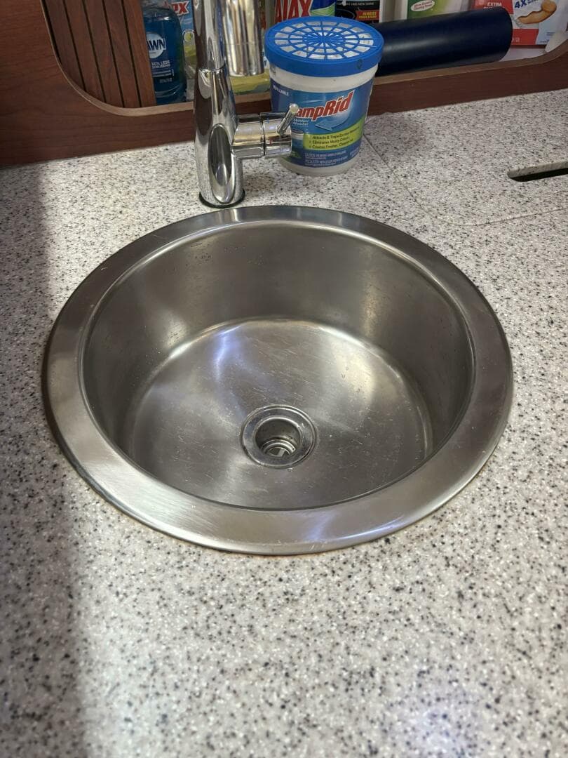 2002 Rinker 342 Fiesta Vee