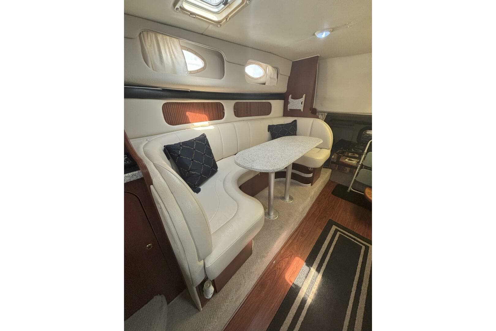 2002 Rinker 342 Fiesta Vee