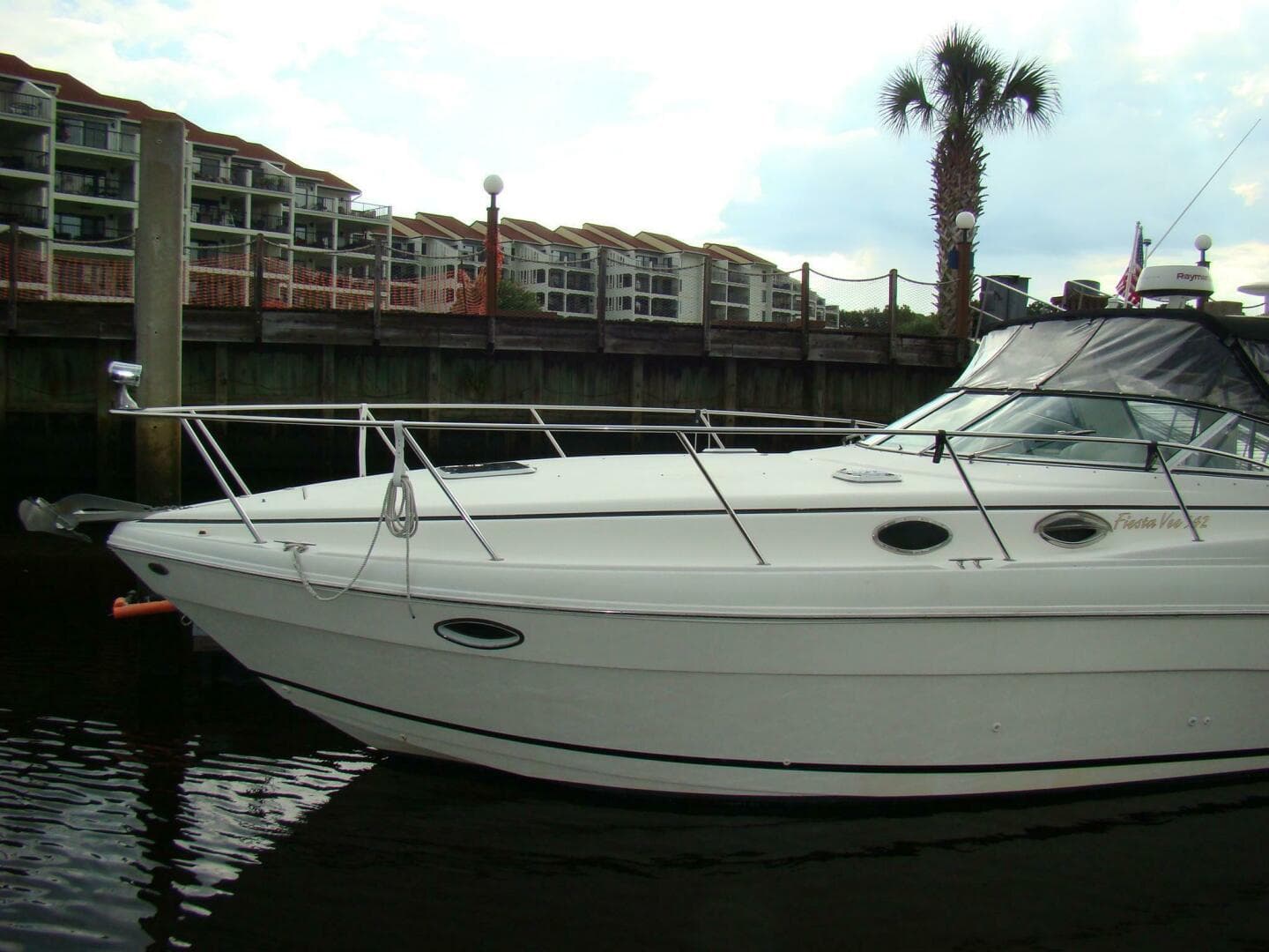2002 Rinker 342 Fiesta Vee