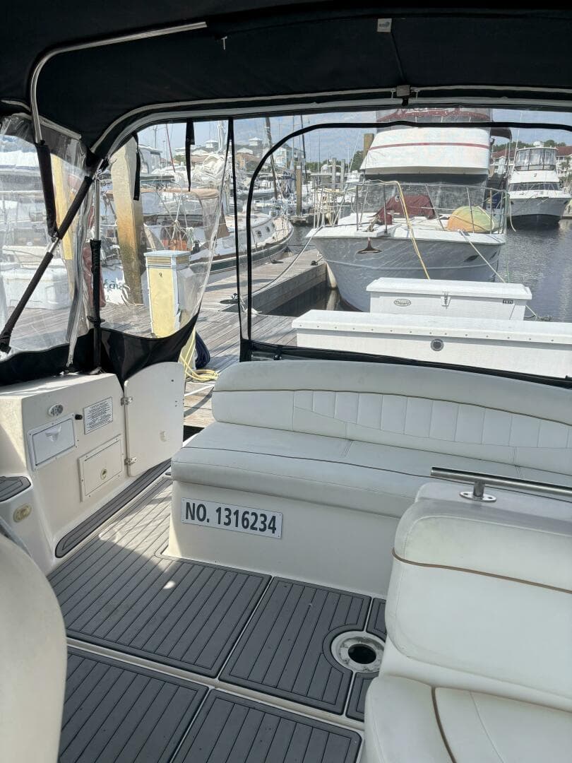 2002 Rinker 342 Fiesta Vee