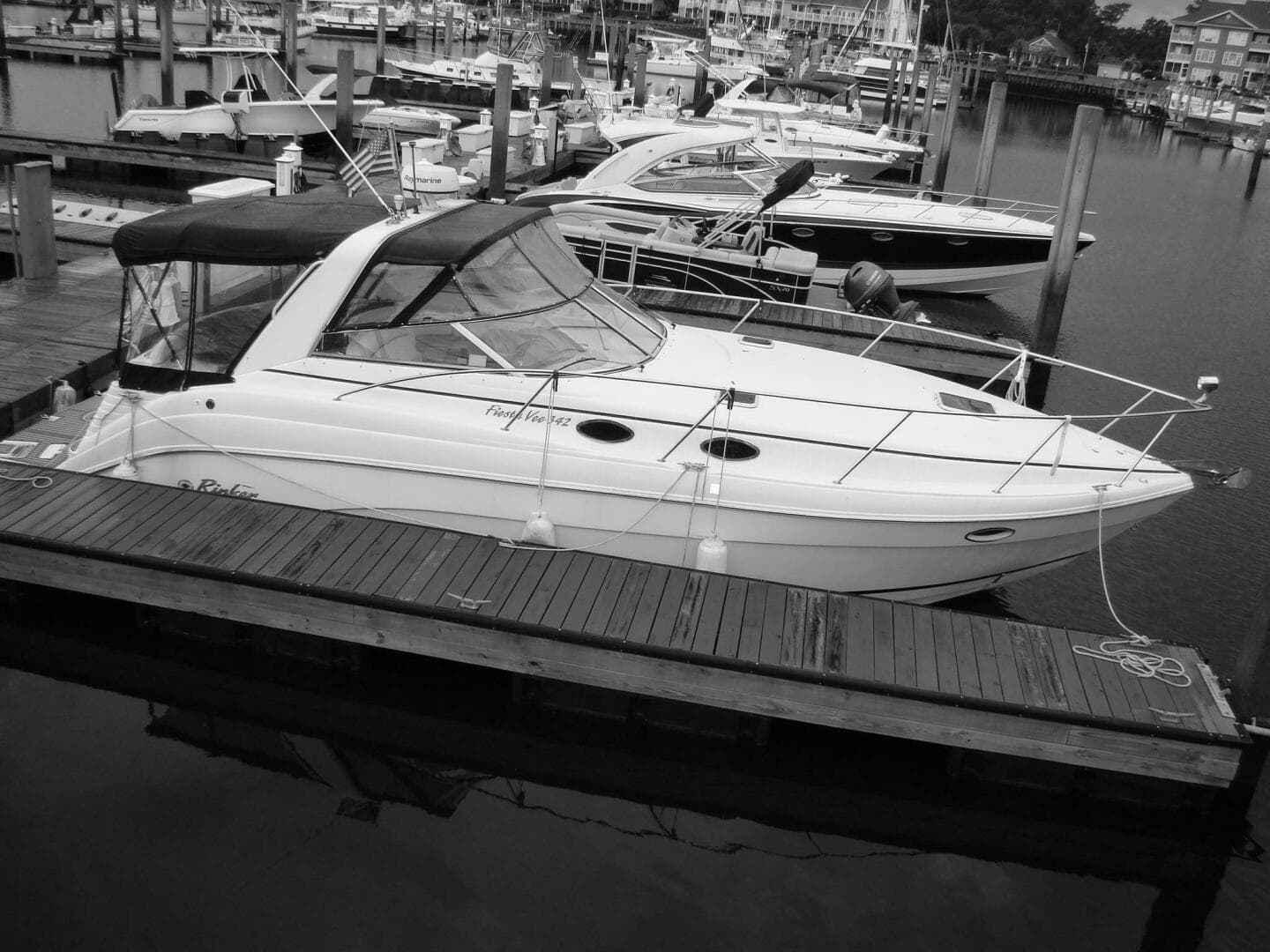 2002 Rinker 342 Fiesta Vee