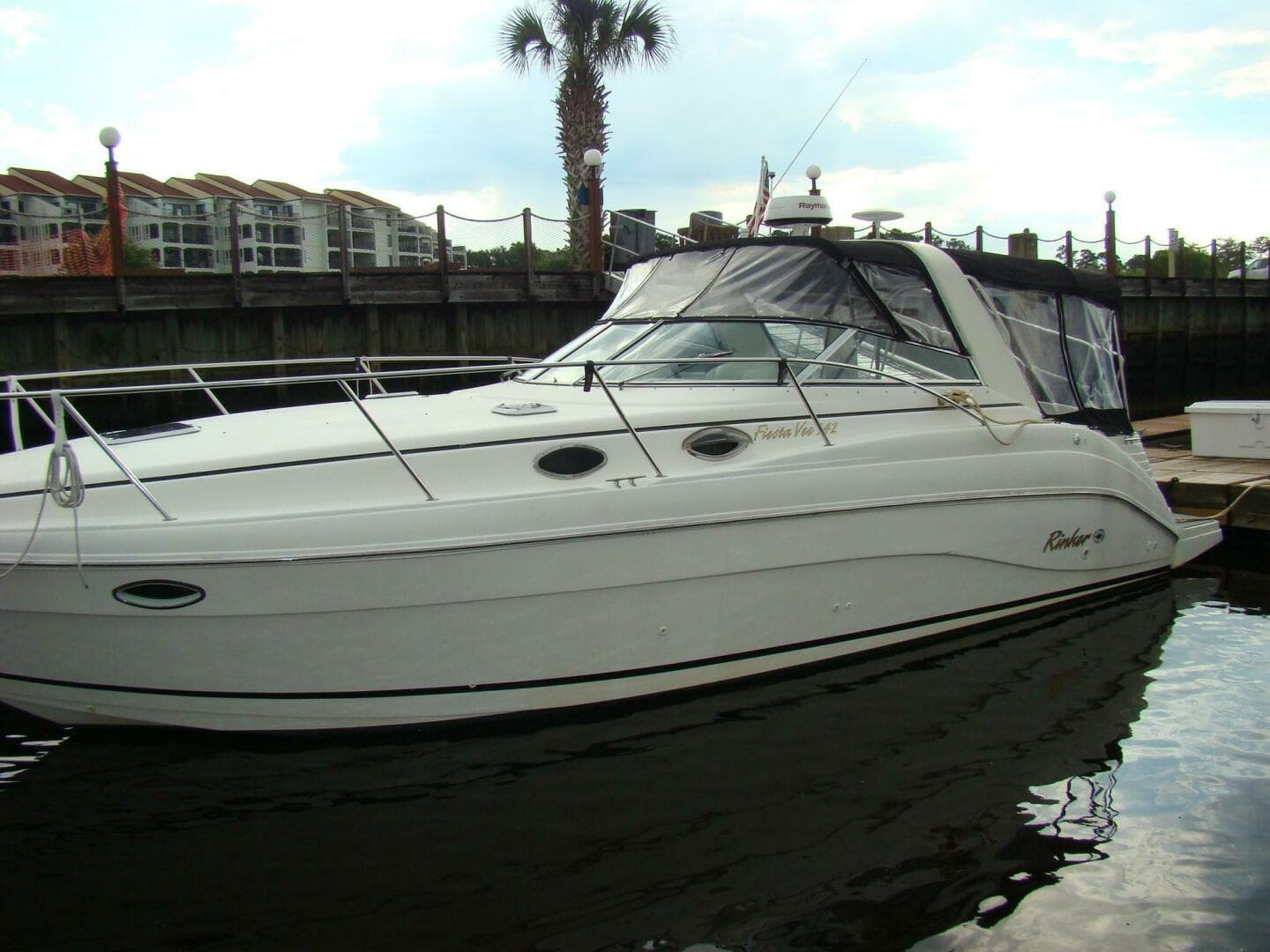 2002 Rinker 342 Fiesta Vee