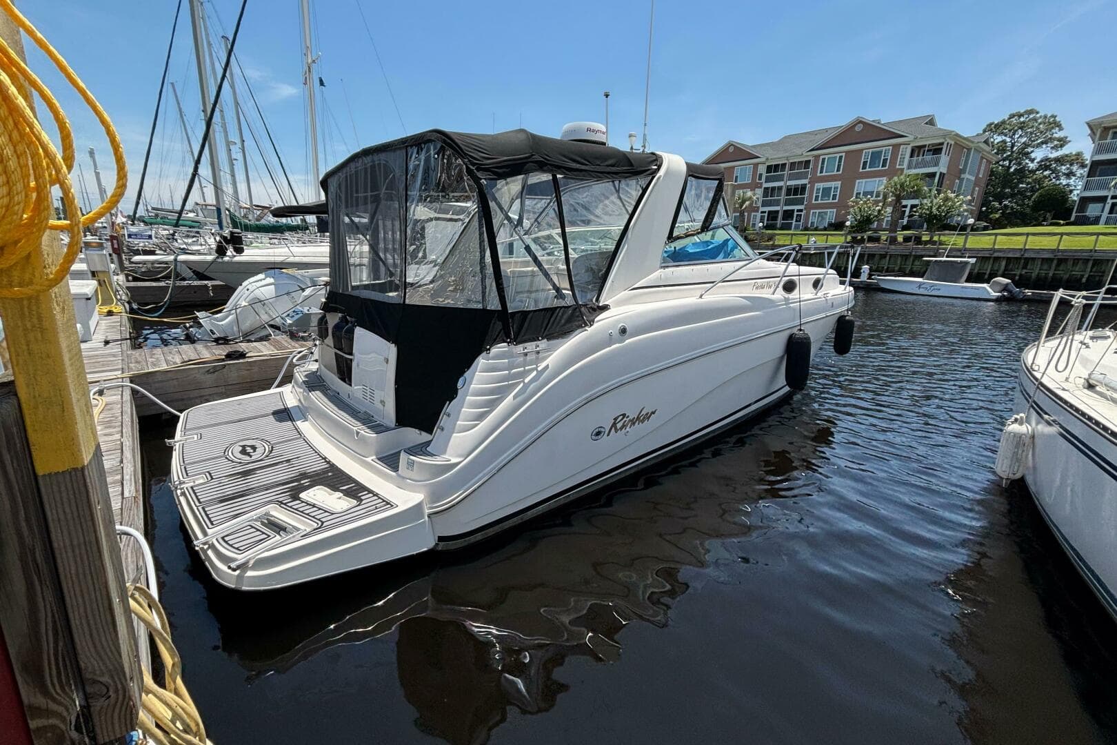 2002 Rinker 342 Fiesta Vee