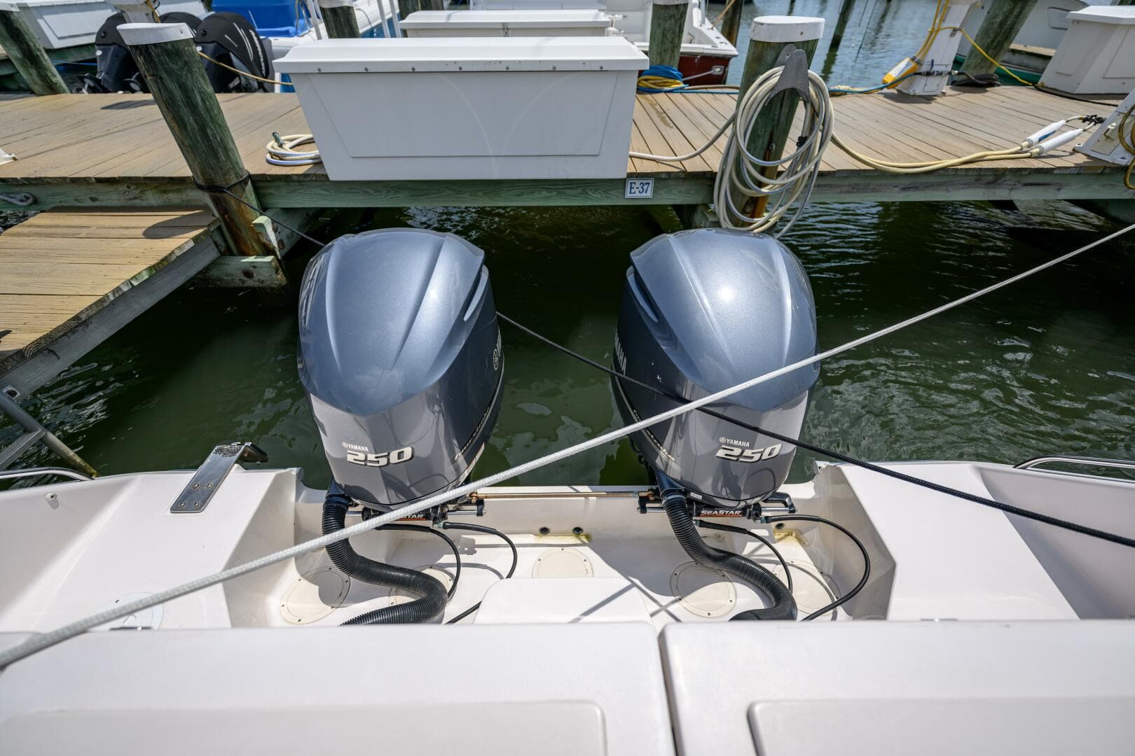 2003 Grady-White 330 Express