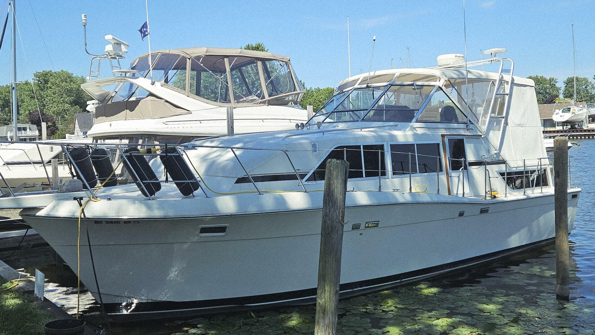 1986 Chris-Craft 381 Catalina