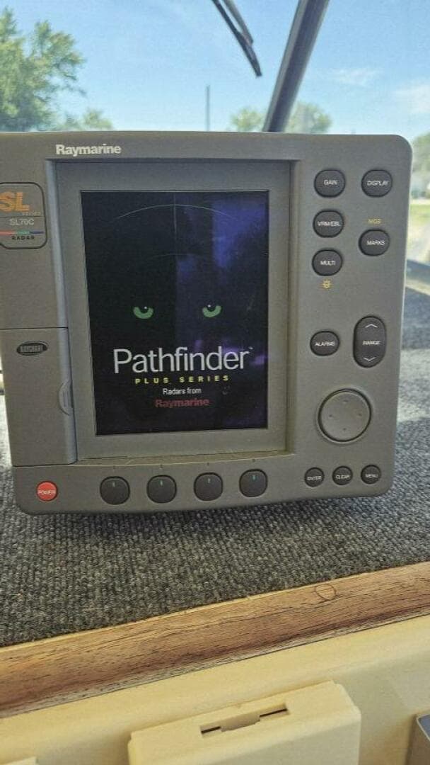 1986 Chris-Craft 381 Catalina