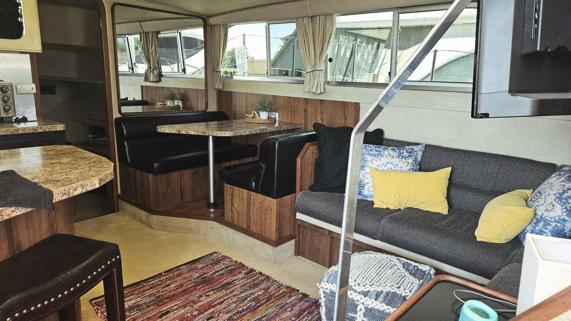 1986 Chris-Craft 381 Catalina