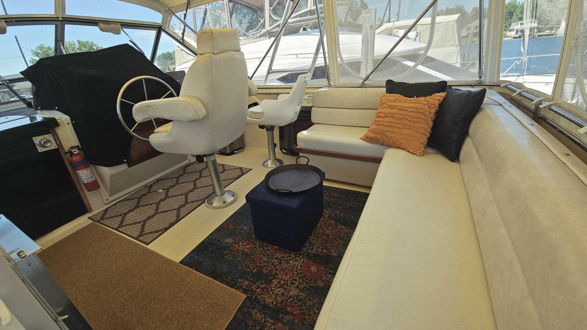 1986 Chris-Craft 381 Catalina