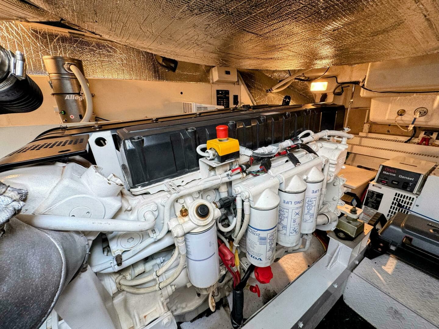 2005 Cruisers Yachts 540 Express