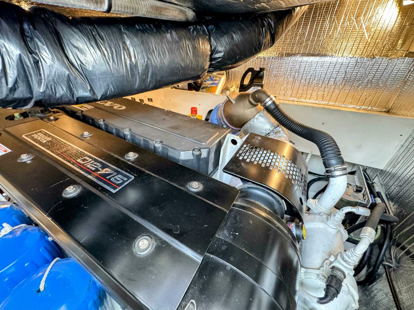 2005 Cruisers Yachts 540 Express