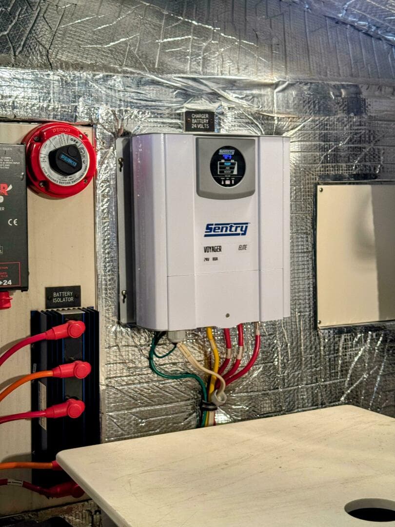 2005 Cruisers Yachts 540 Express