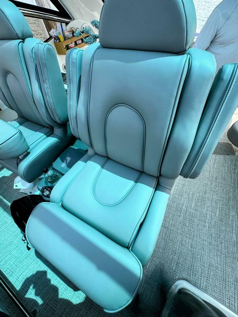 2005 Cruisers Yachts 540 Express