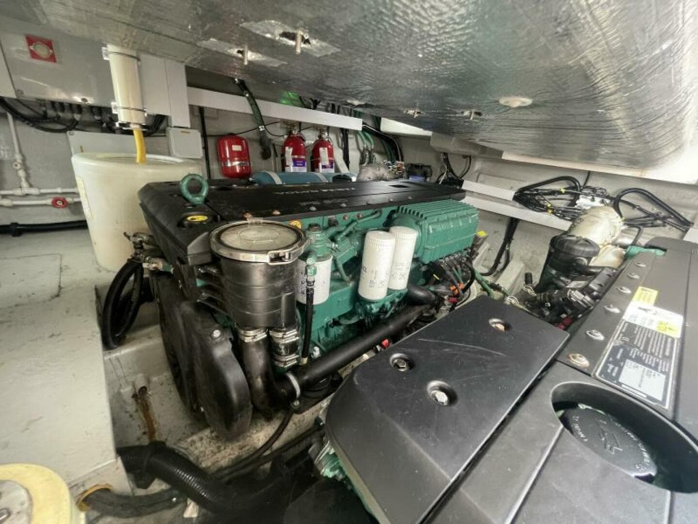 2015 Sunseeker San Remo SONYA Starboard engine