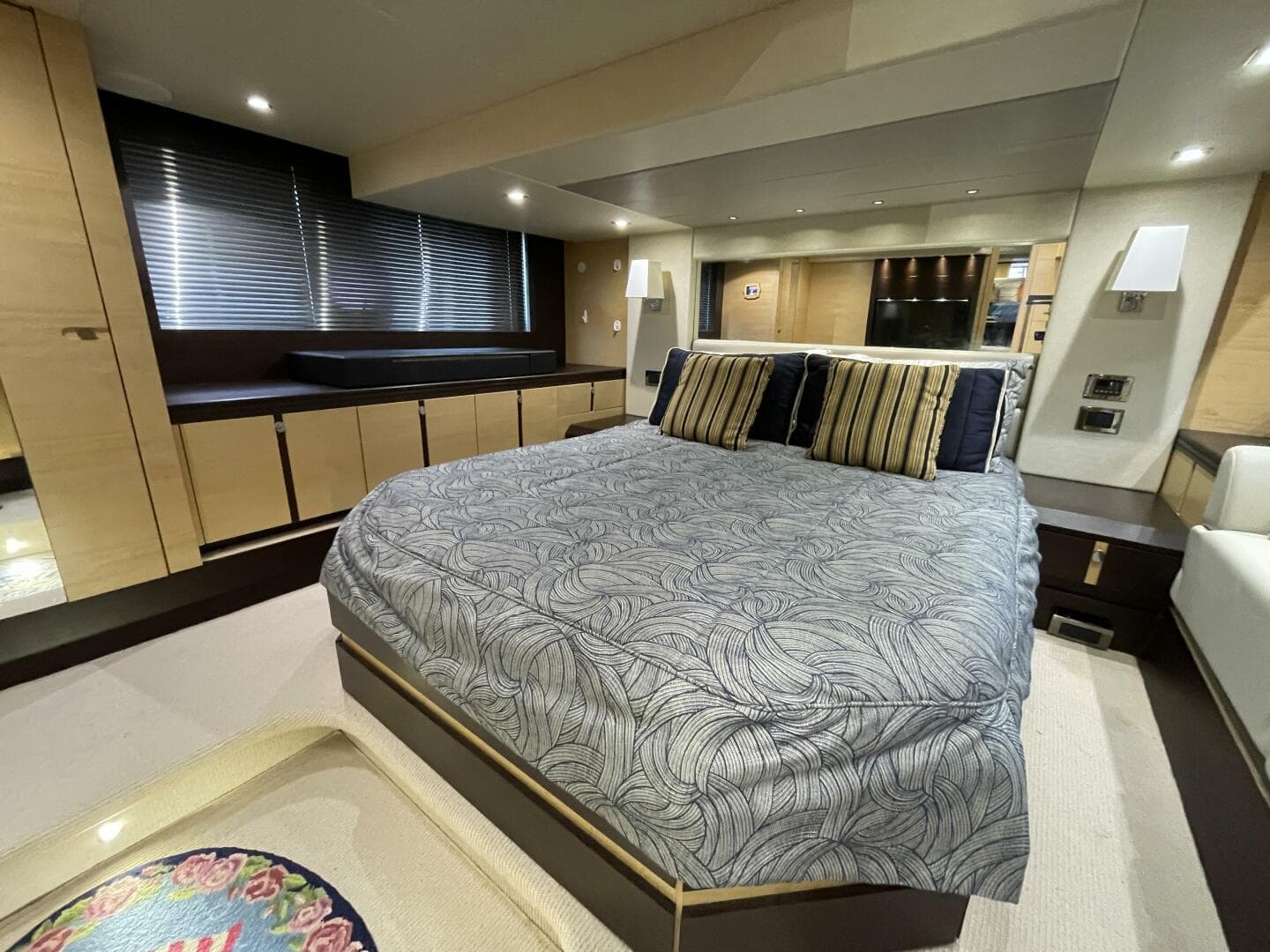 2015 Sunseeker San Remo SONYA VIP cabin