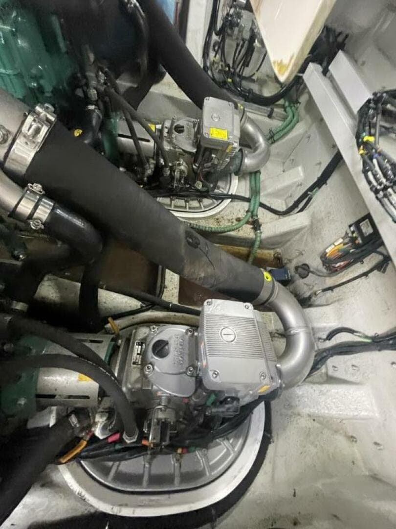 2015 Sunseeker San Remo SONYA Engine Room