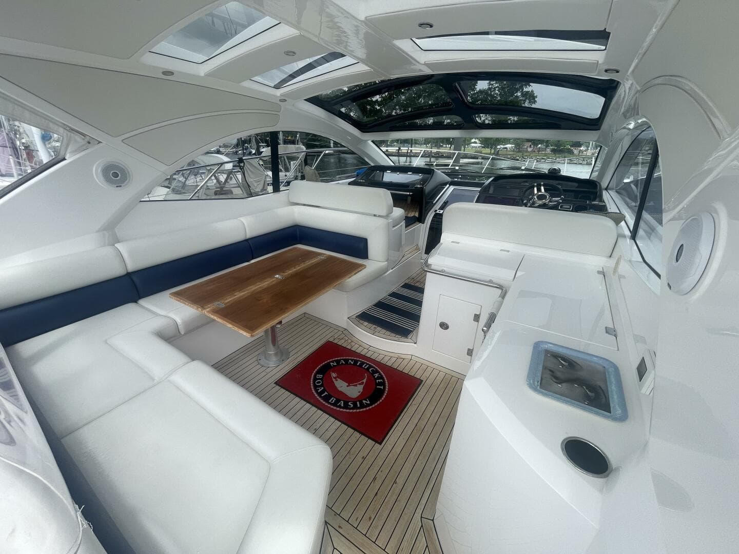 2015 Sunseeker San Remo SONYA Cockpit Seating