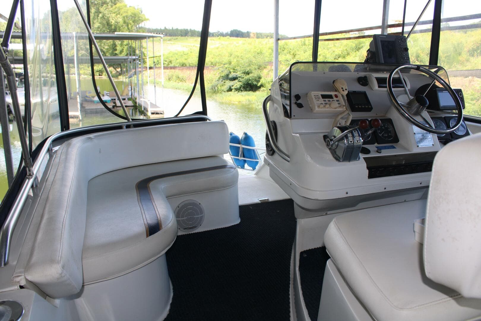 34 ft Mainship - Flybridge Seating Port Side