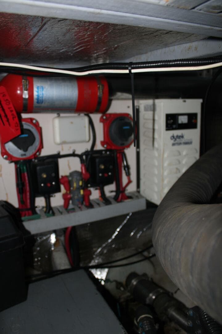 34 ft Mainship - Battery Charger w/switches and Fire Suppression System