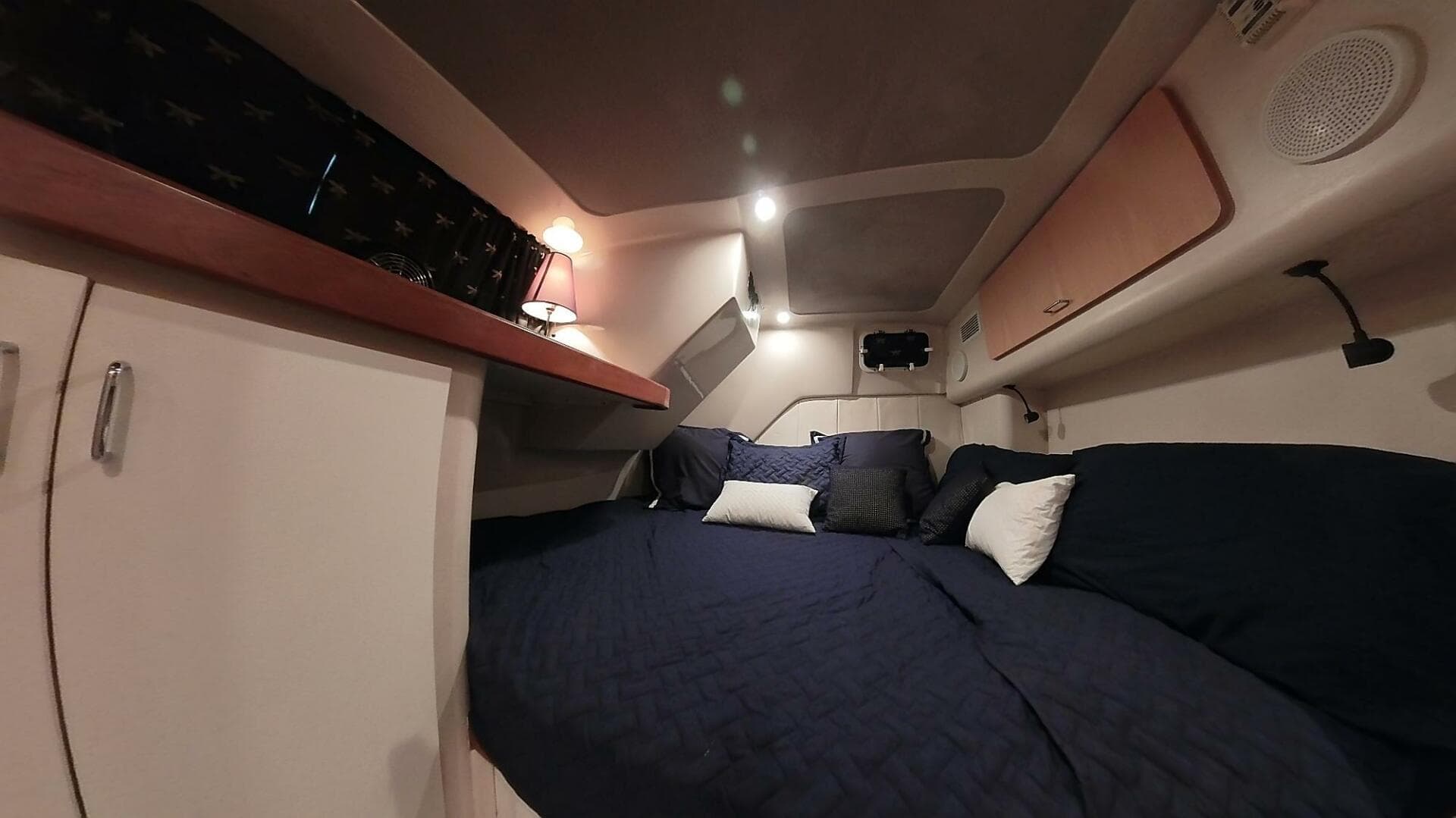 34 ft Mainship - Aft Cabin Berth