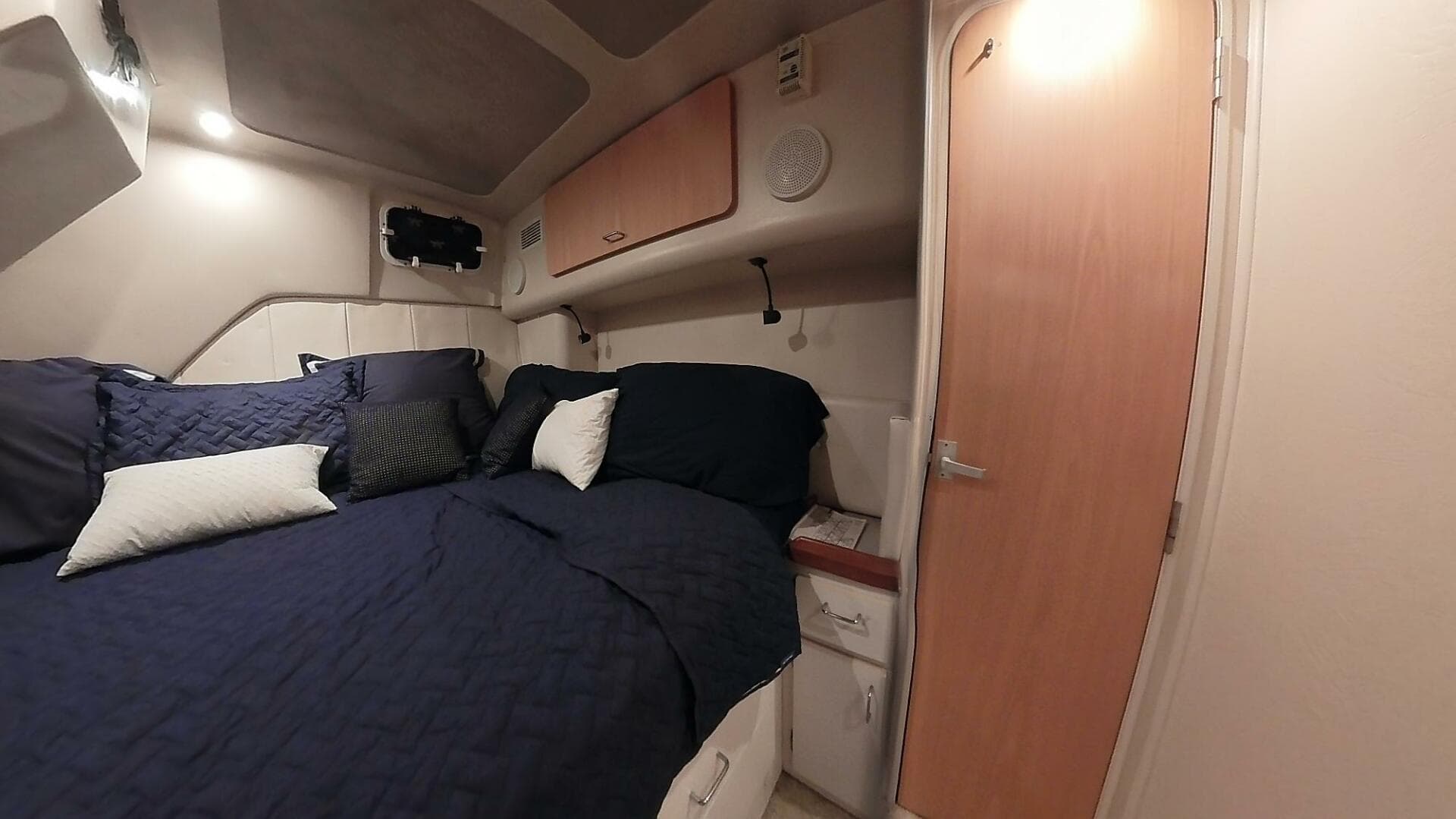 34 ft Mainship - Aft Cabin Entrance