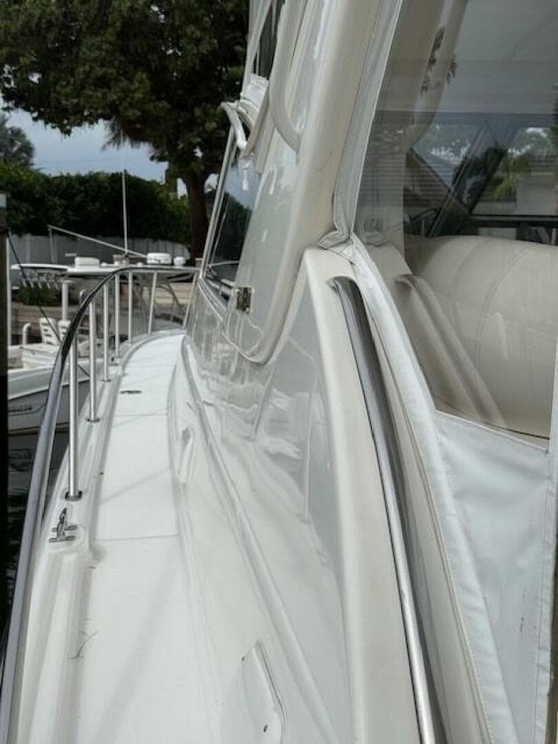 2000 Tiara Yachts 5200 Express