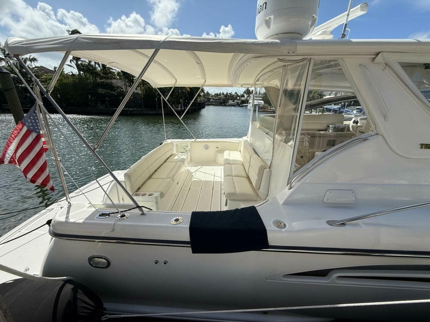 2000 Tiara Yachts 5200 Express