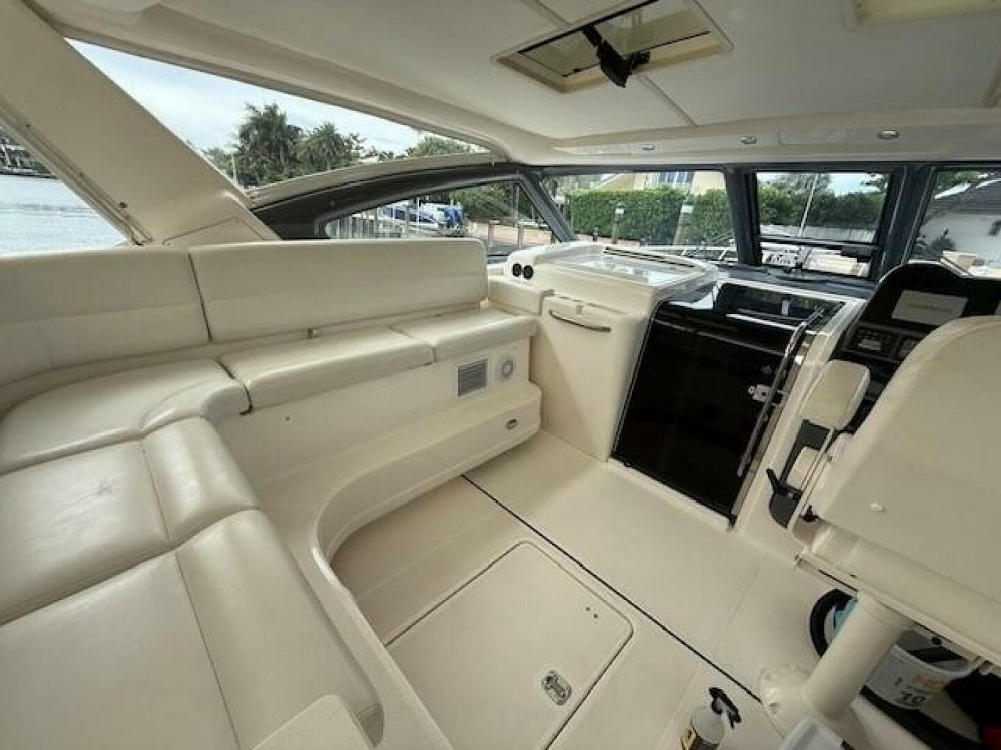 2000 Tiara Yachts 5200 Express