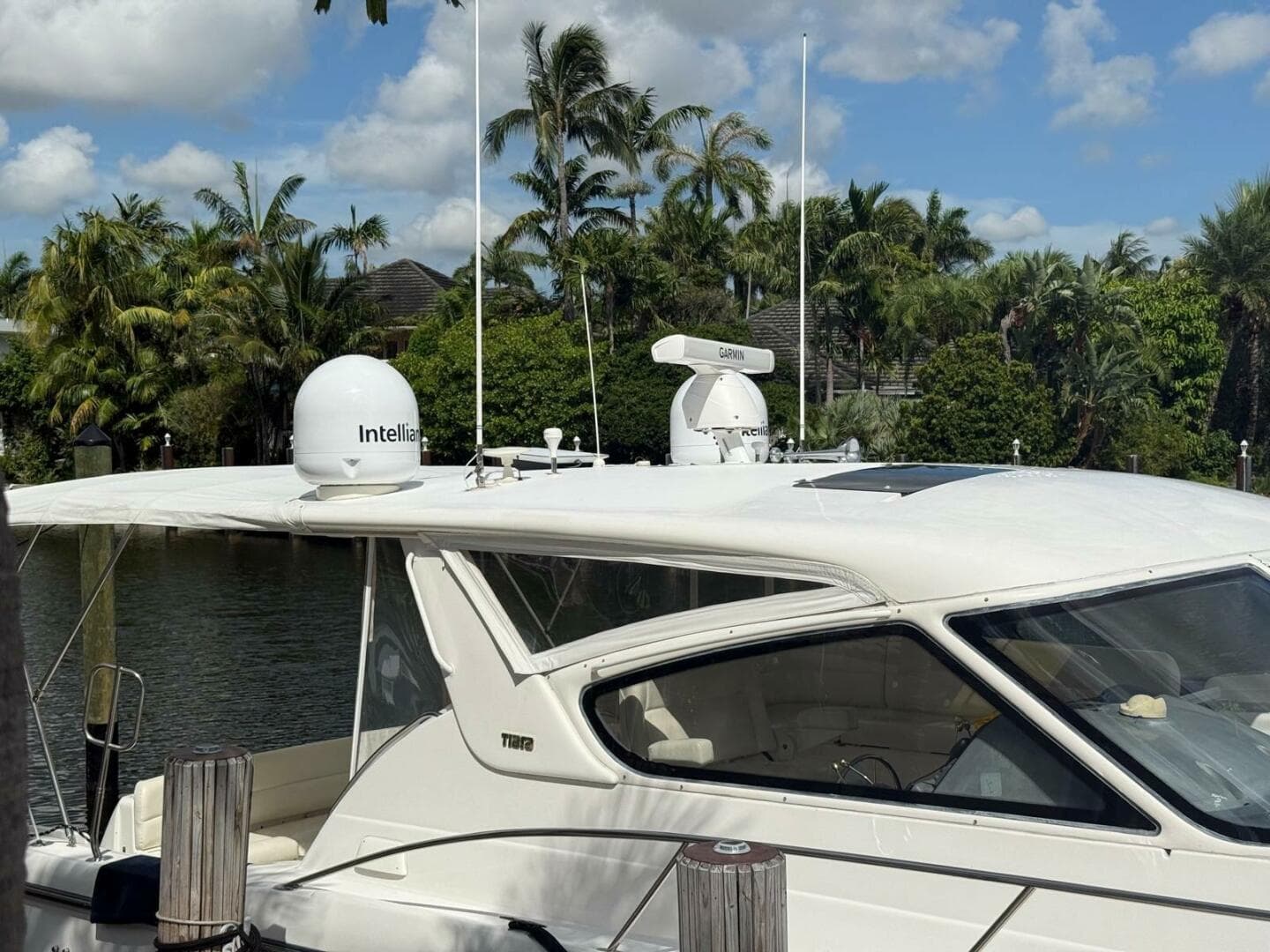 2000 Tiara Yachts 5200 Express