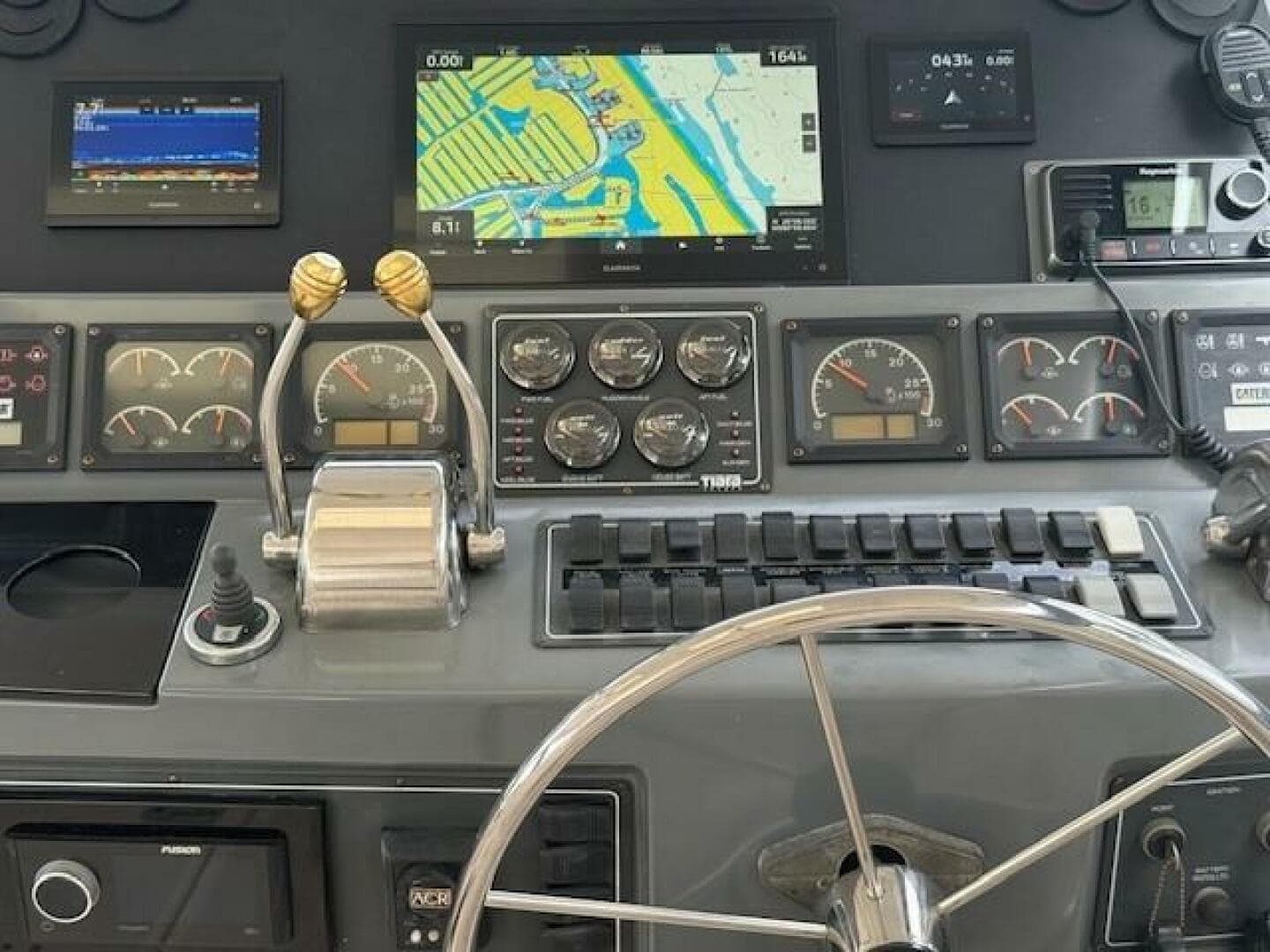 2000 Tiara Yachts 5200 Express