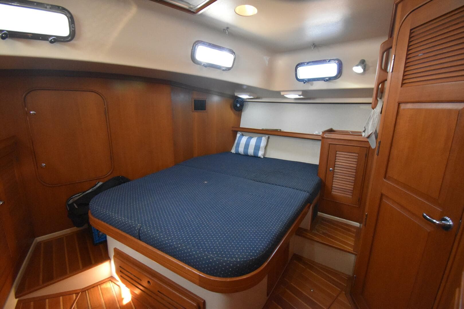 2004 Island Packet 485