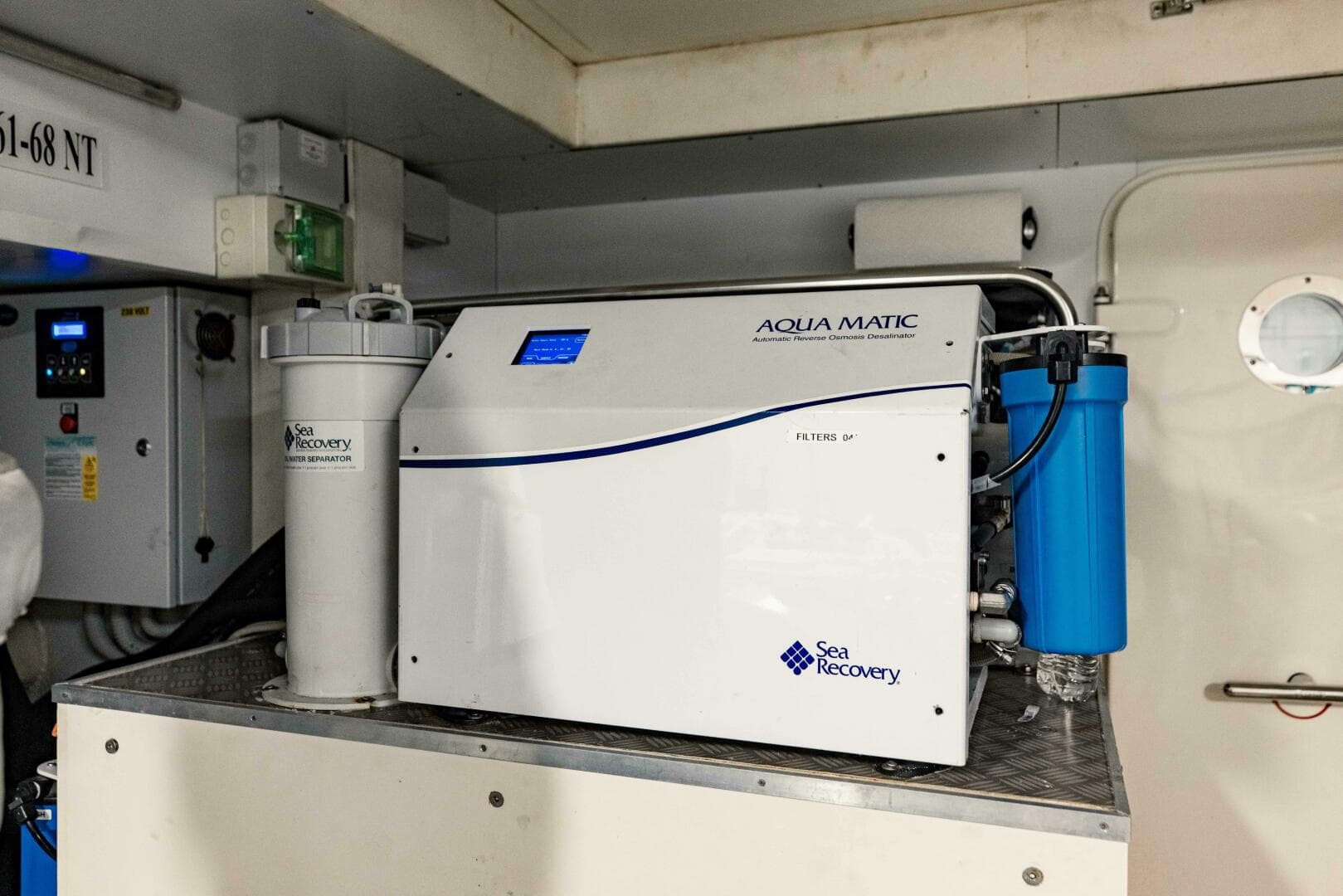 2017 Ferretti Yachts 750