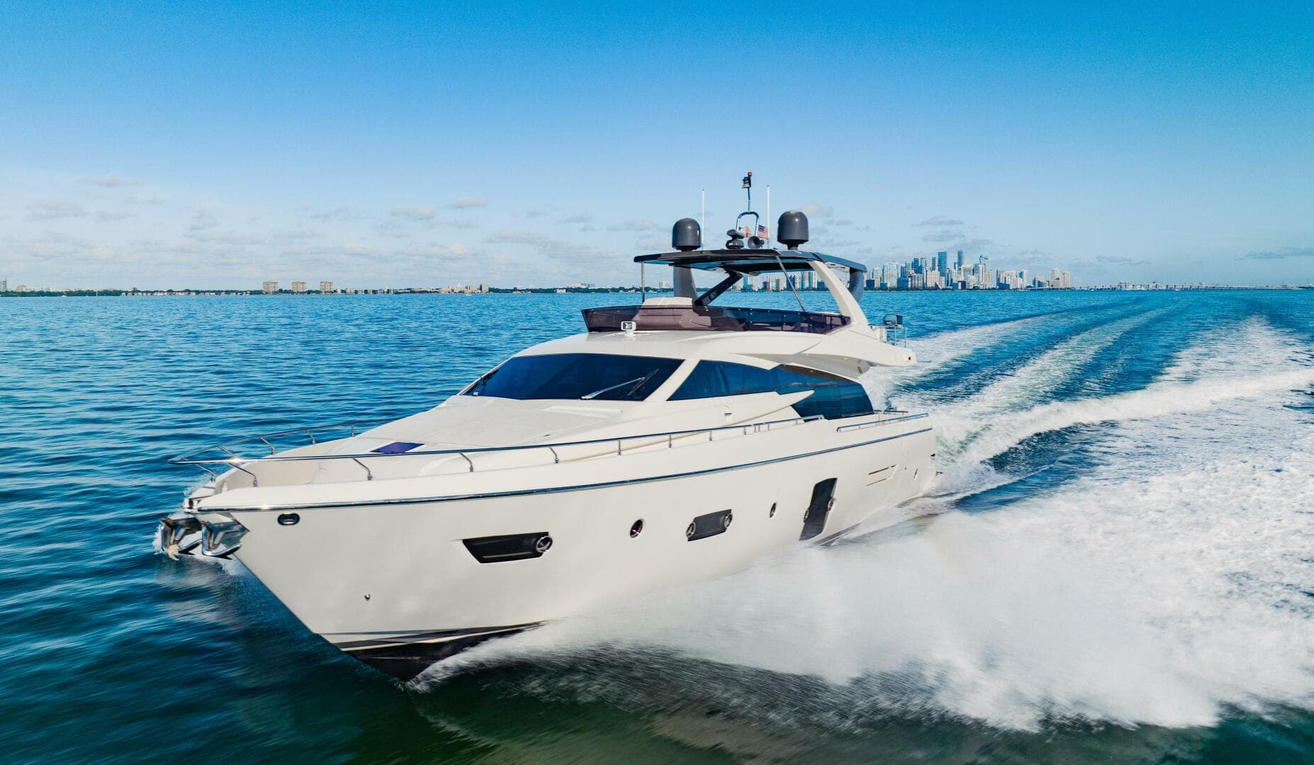 2017 Ferretti Yachts 750