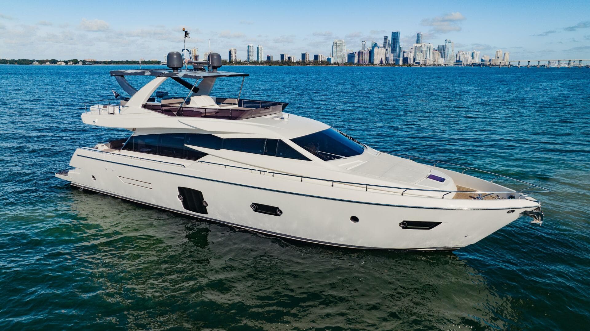 2017 Ferretti Yachts 750