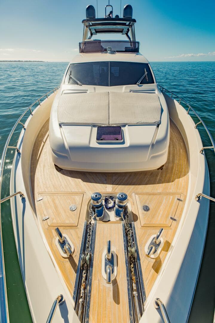 2017 Ferretti Yachts 750