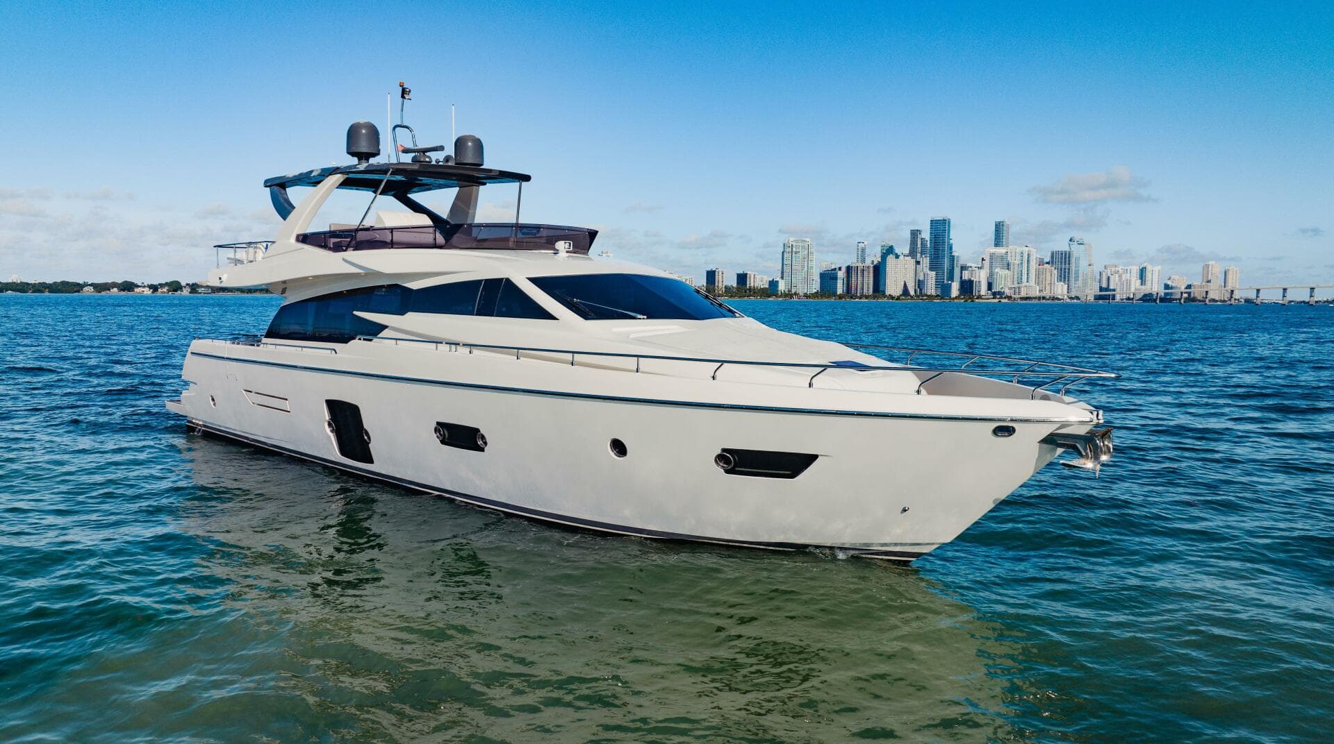 2017 Ferretti Yachts 750
