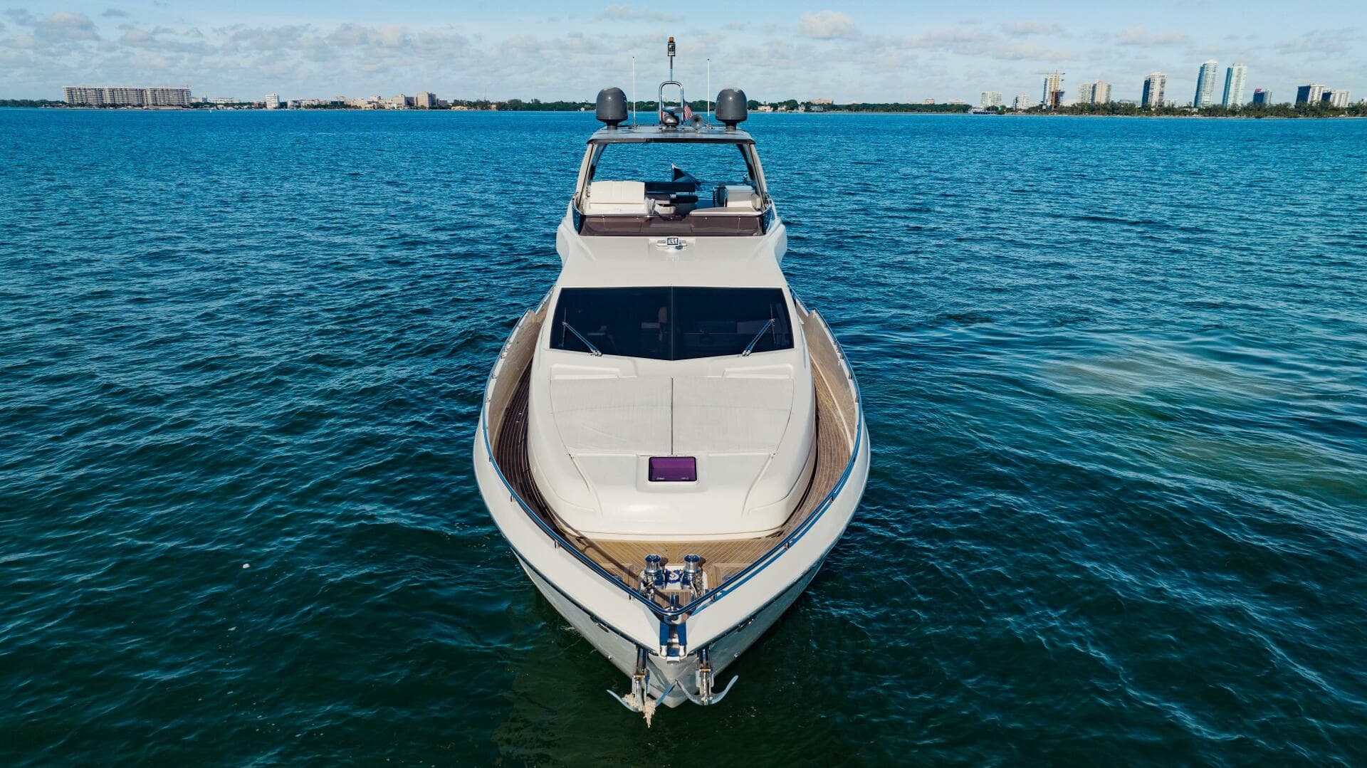 2017 Ferretti Yachts 750