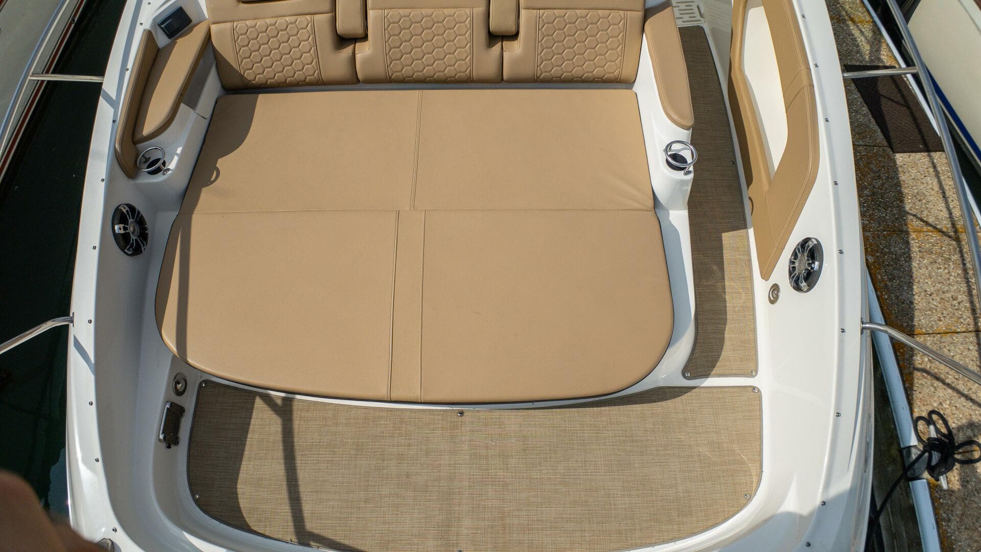 2019 Sea Ray 320 Sundancer