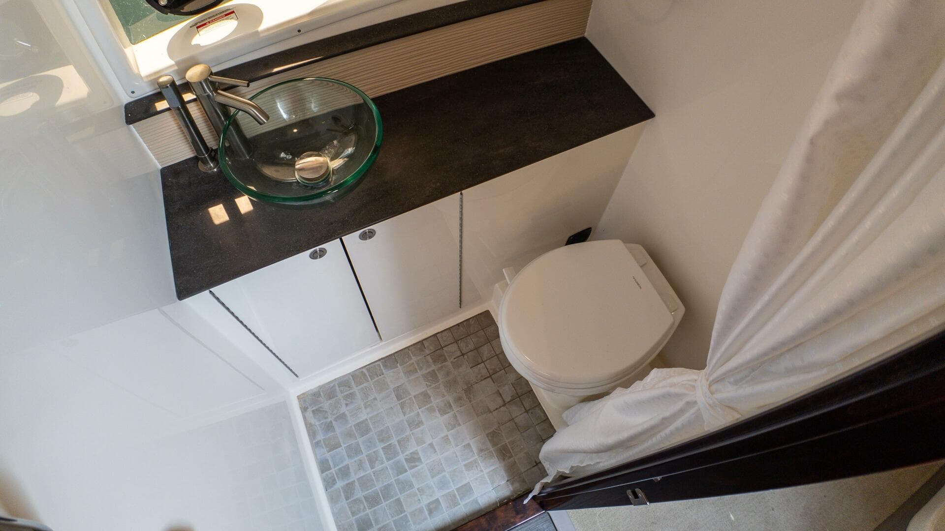 2019 Sea Ray 320 Sundancer