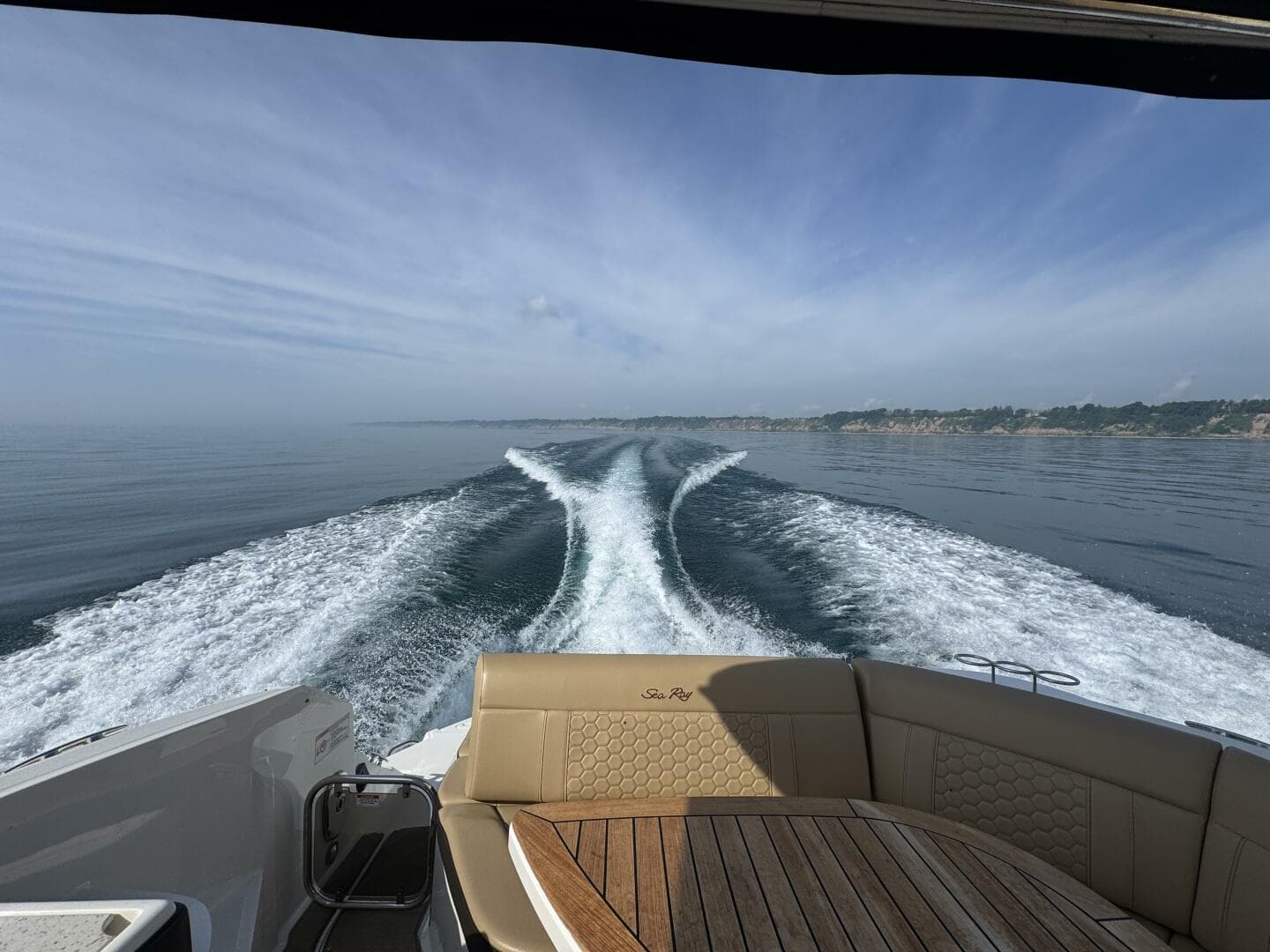 2019 Sea Ray 320 Sundancer