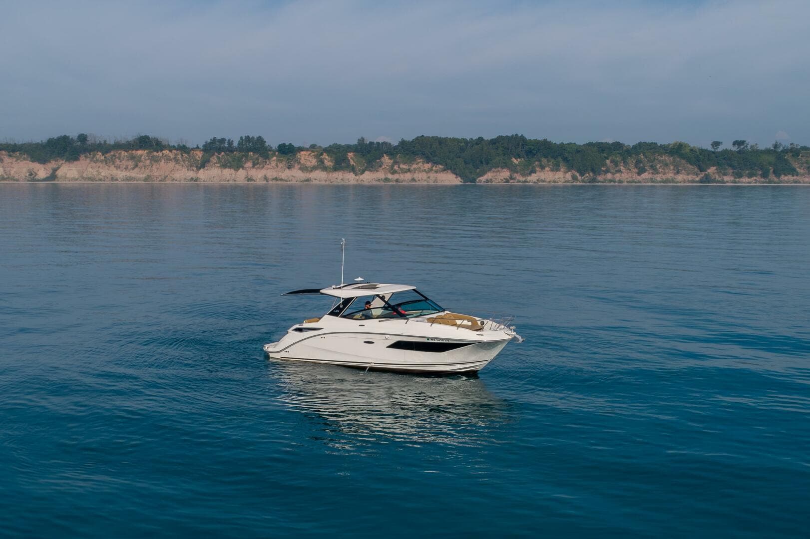 2019 Sea Ray 320 Sundancer