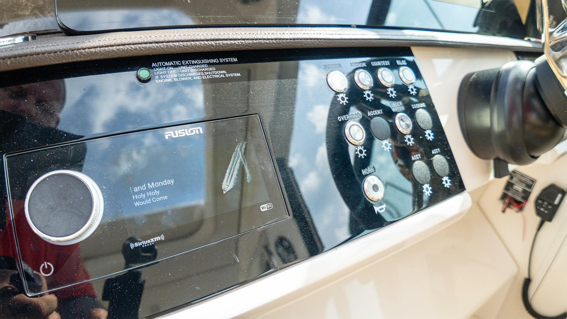 2019 Sea Ray 320 Sundancer