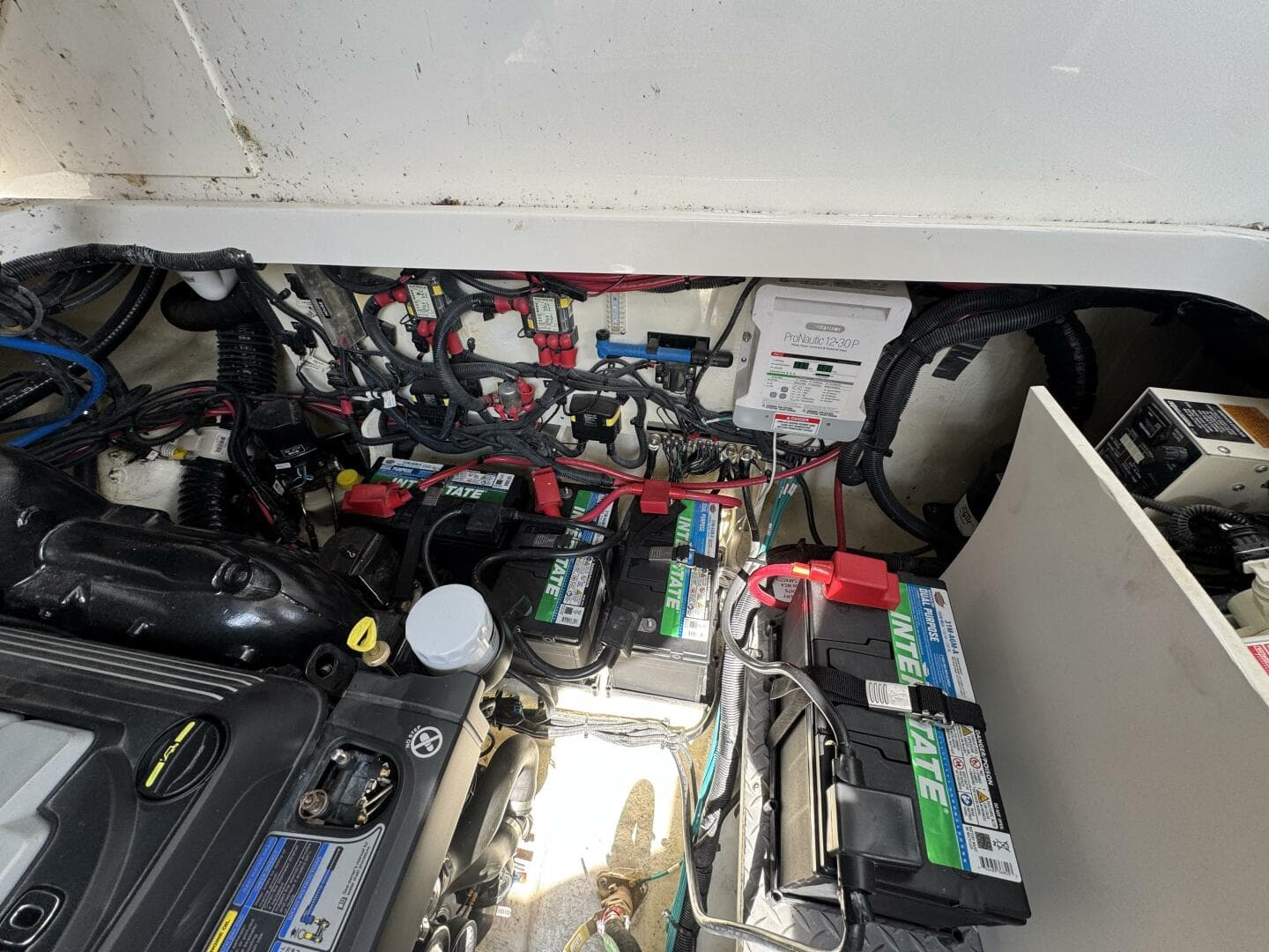 2019 Sea Ray 320 Sundancer