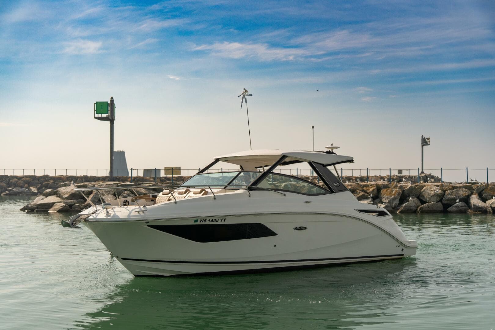 2019 Sea Ray 320 Sundancer