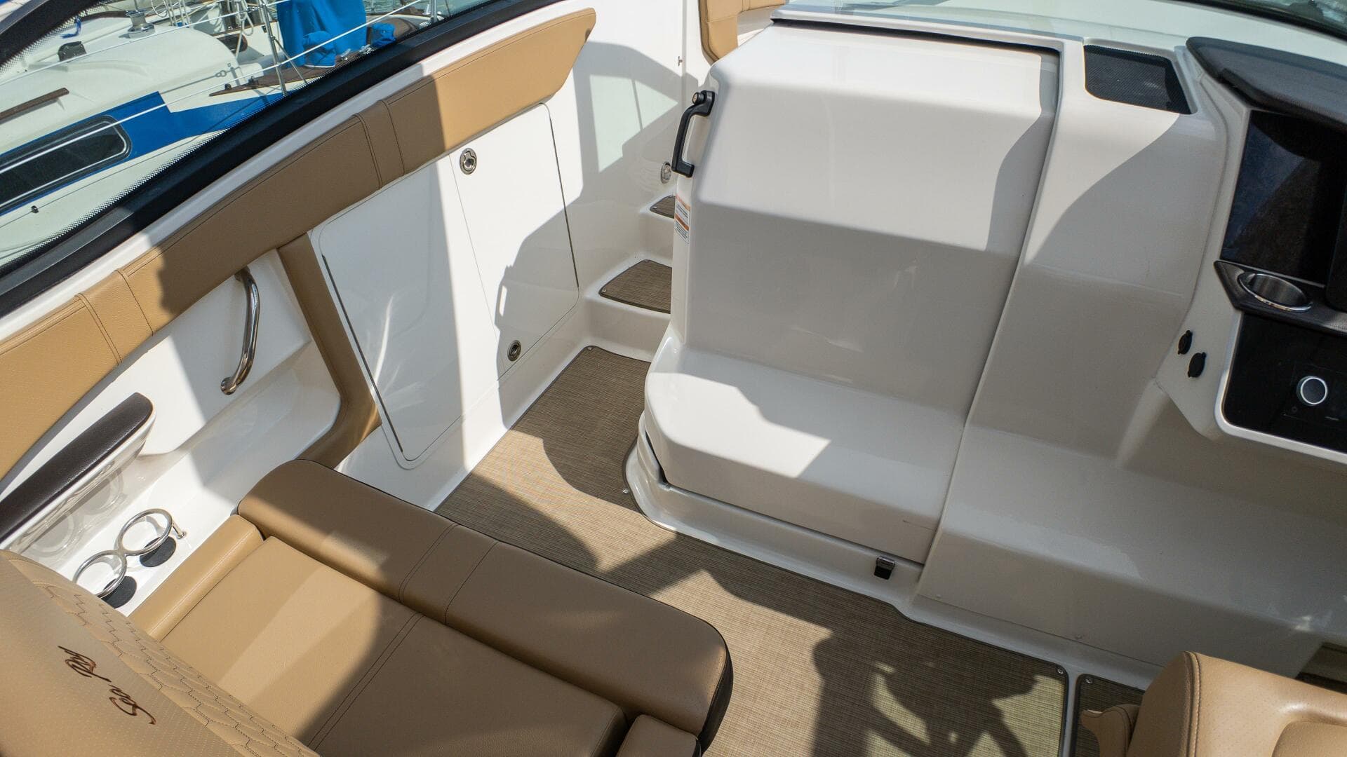 2019 Sea Ray 320 Sundancer