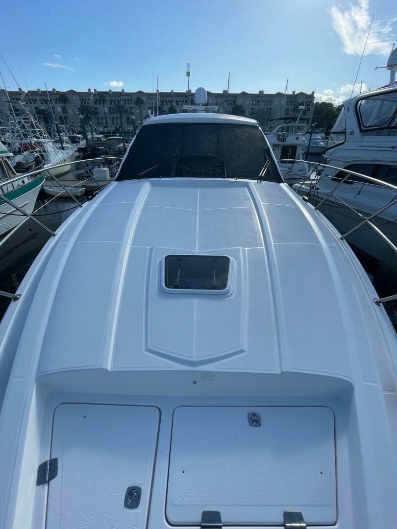 Regal 52 Sport Coupe - Bow