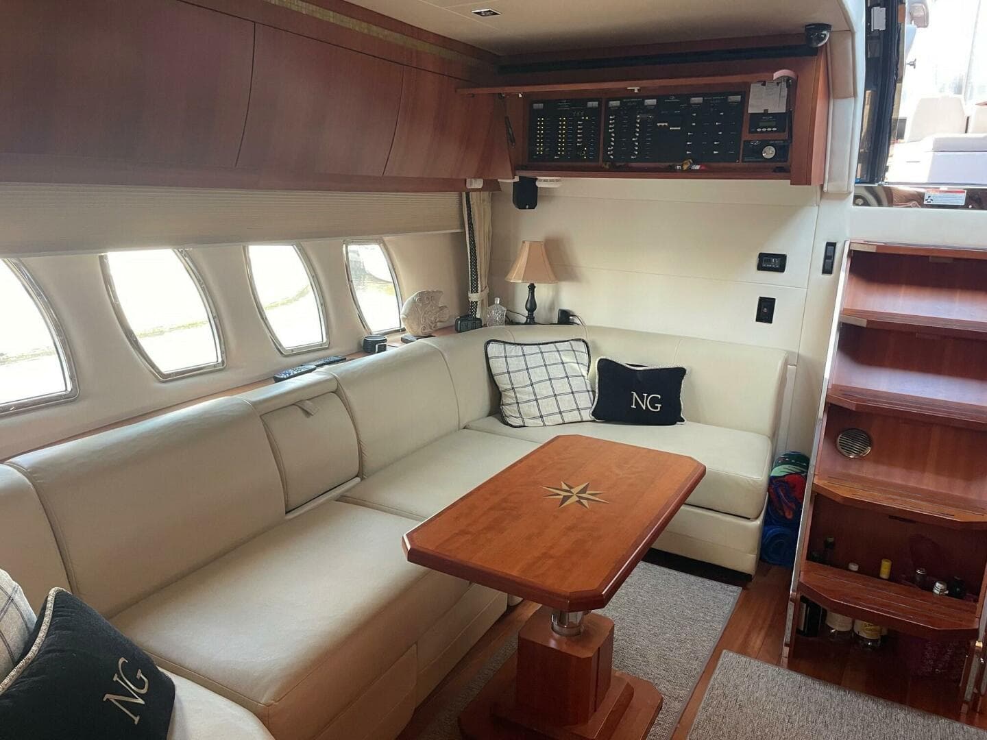 Regal 52 Sport Coupe - Salon