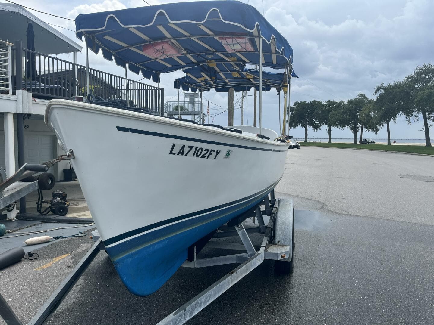 1998 Duffy Classic 21 - Port Bow on Trailer