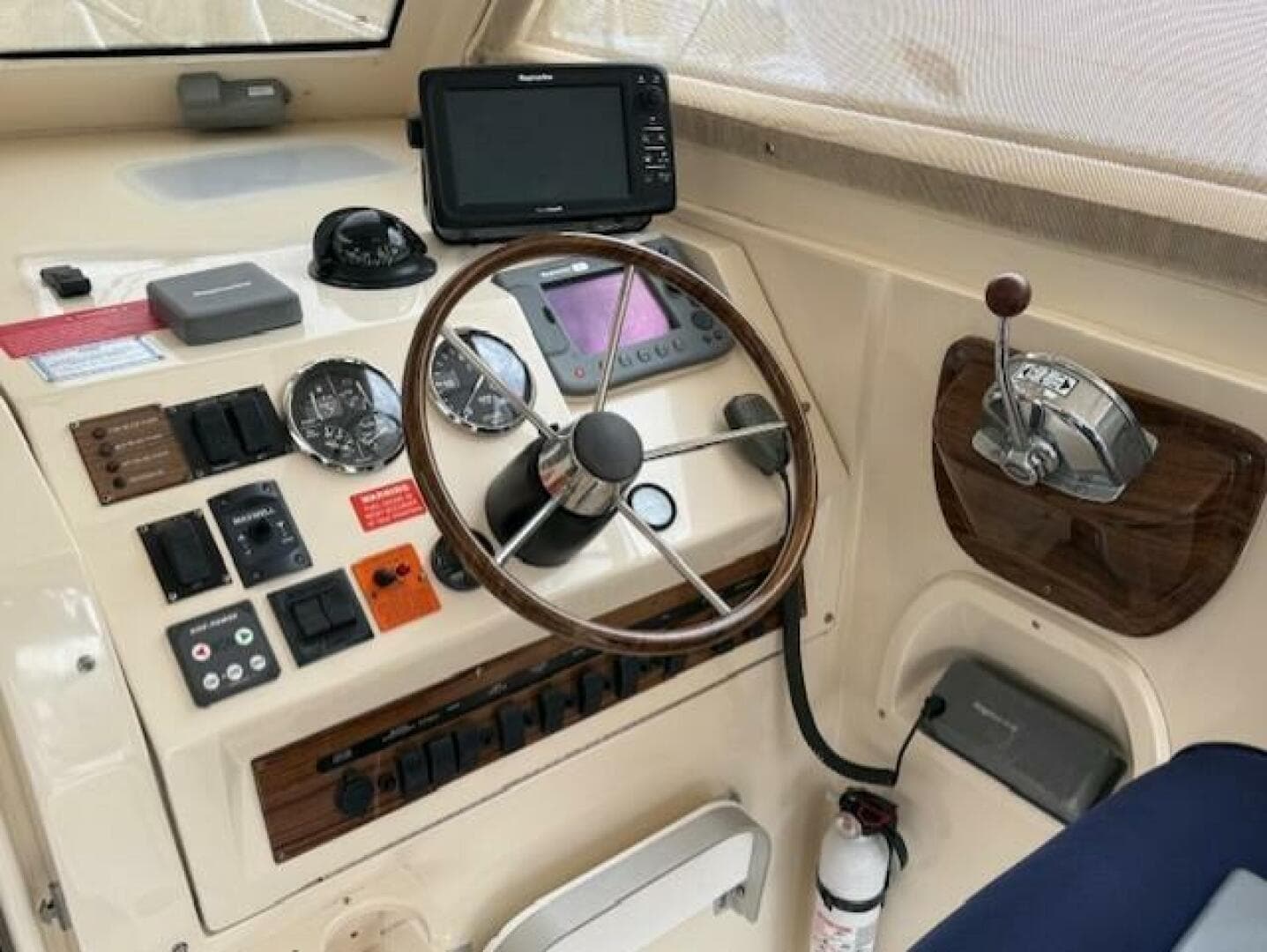 2004 Mainship 